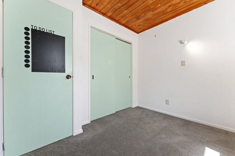 Photo of property in 352 Motutara Road, Muriwai, 0881