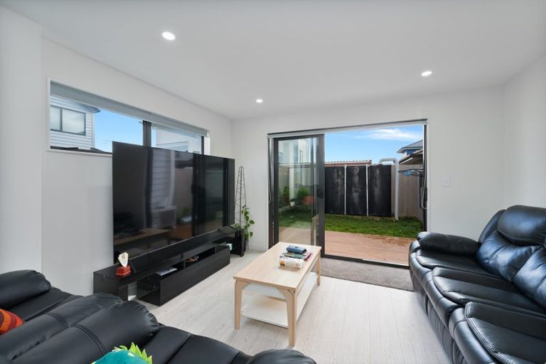 Photo of property in 2/10 Alan Avenue, Henderson, Auckland, 0610