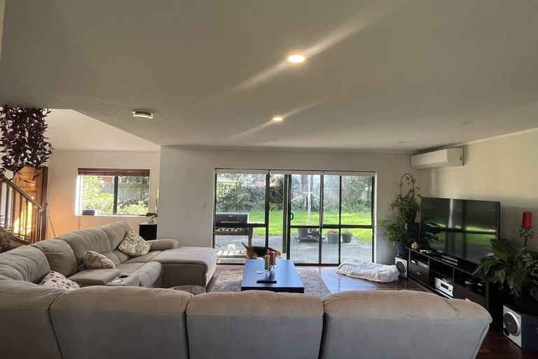 Photo of property in 48 Lakeside Drive, Orewa, 0931