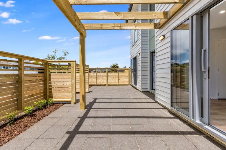 Photo of property in 1/12 Mana Avenue, Titahi Bay, Porirua, 5022