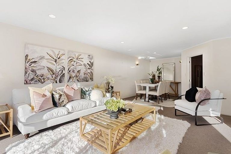 Photo of property in 110 Clovelly Road, Bucklands Beach, Auckland, 2012