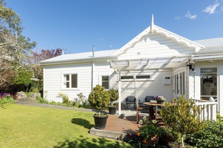 Photo of property in 43 May Avenue, Hospital Hill, Napier, 4110