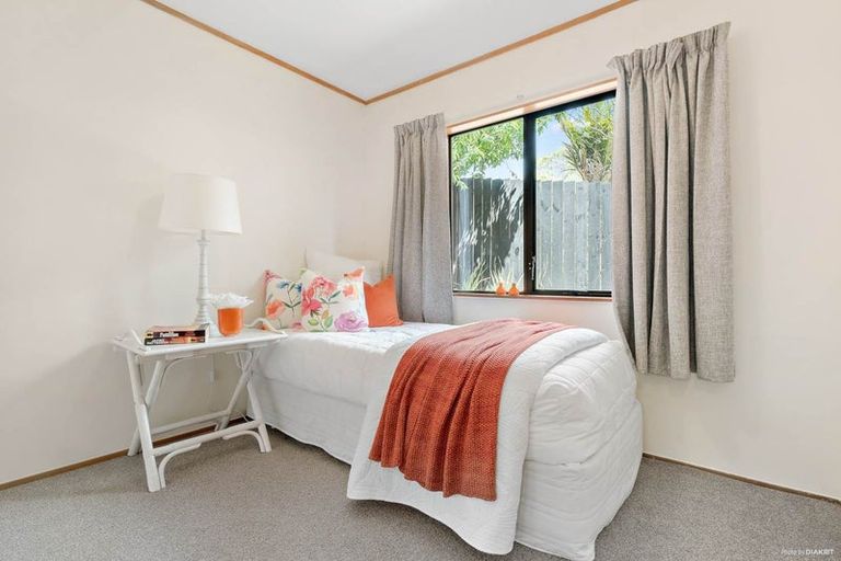 Photo of property in 2/16 Waratah Street, Birkenhead, Auckland, 0626