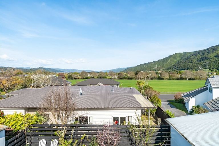 Photo of property in 33b Roband Crescent, Brown Owl, Upper Hutt, 5018