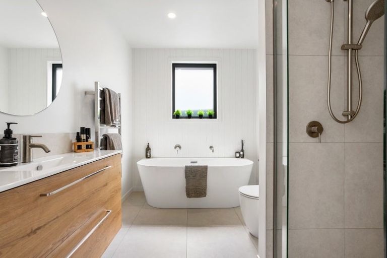 Photo of property in 18 Pinnacles Lane, Pauanui, 3579