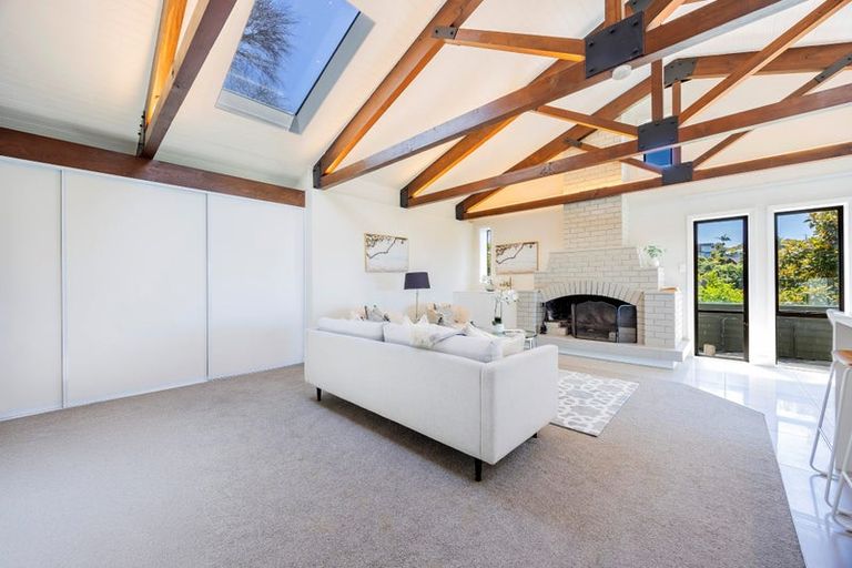 Photo of property in 73 Braemar Road, Castor Bay, Auckland, 0620