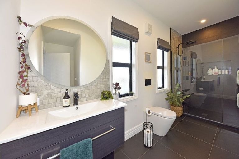 Photo of property in 208 Springfield Road, St Albans, Christchurch, 8014