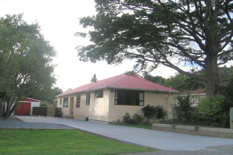 Photo of property in 21 Poole Crescent, Wainuiomata, Lower Hutt, 5014