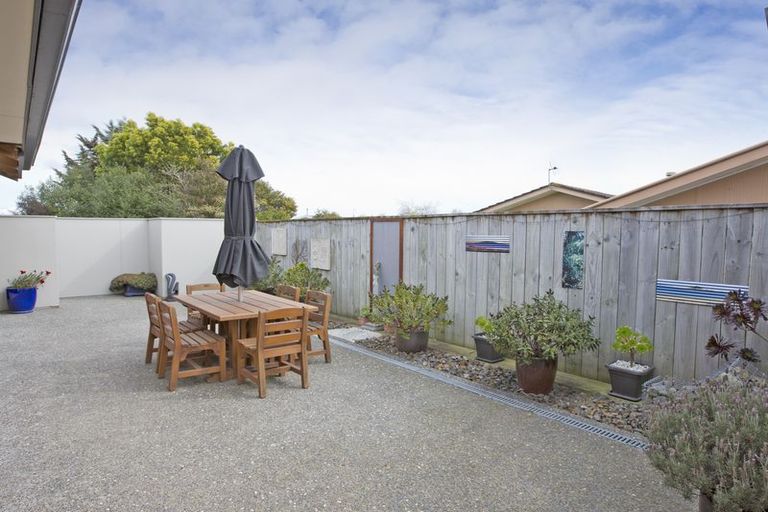 Photo of property in 3 Walnut Grove, Kelvin Grove, Palmerston North, 4414