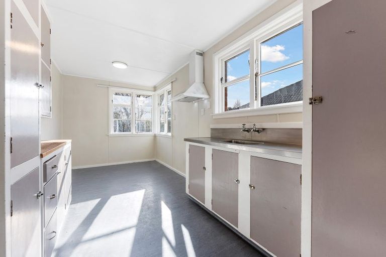 Photo of property in 8 Hooker Avenue, Bryndwr, Christchurch, 8053