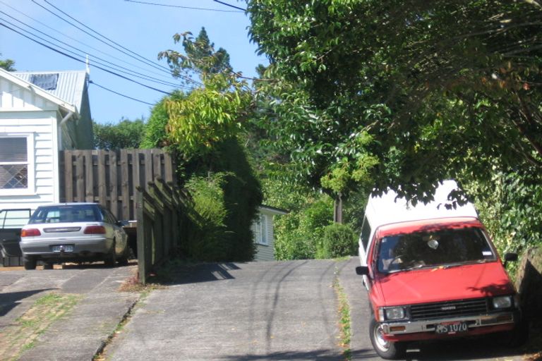 Photo of property in 182 Hutchinson Avenue, New Lynn, Auckland, 0600