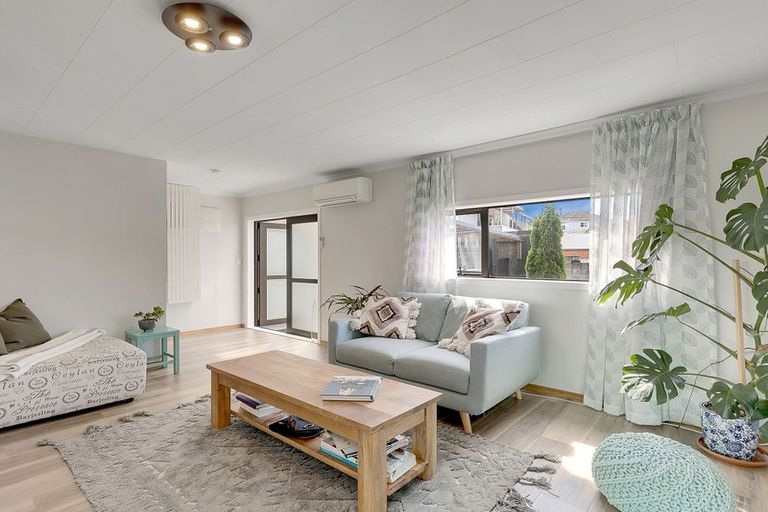 Photo of property in 15b Jillett Street, Titahi Bay, Porirua, 5022