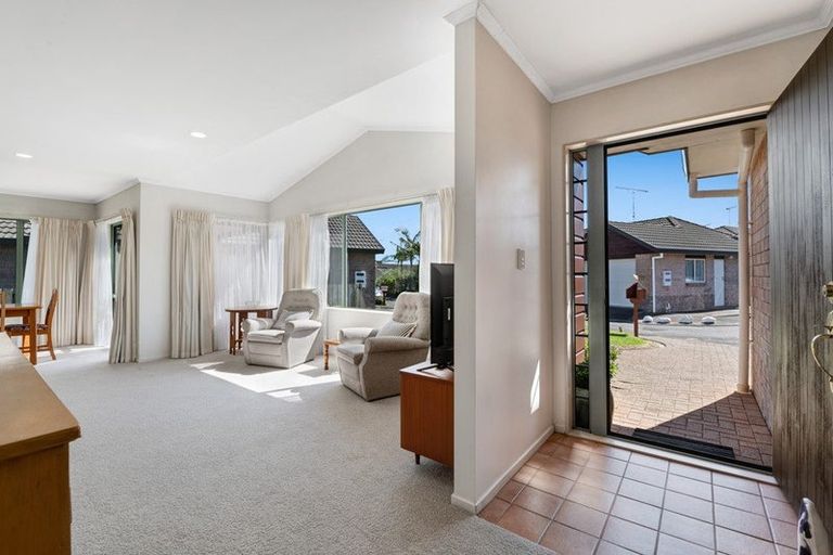 Photo of property in 6 The Boulevard, Red Beach, 0932