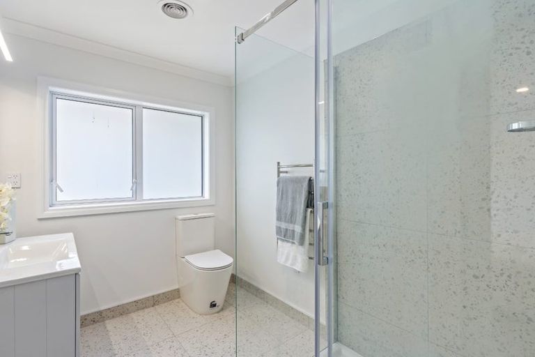 Photo of property in 13 Runanga Grove, Waikanae, 5036