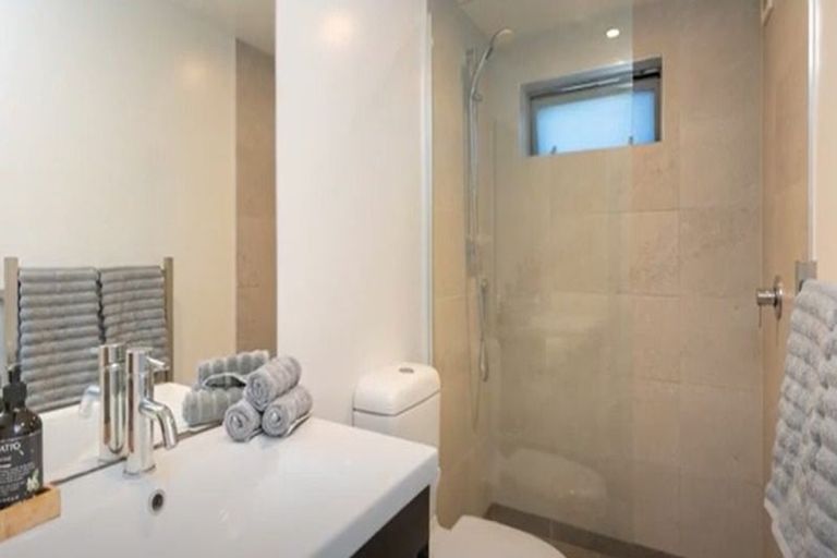 Photo of property in 217 Marine Parade, Seatoun, Wellington, 6022