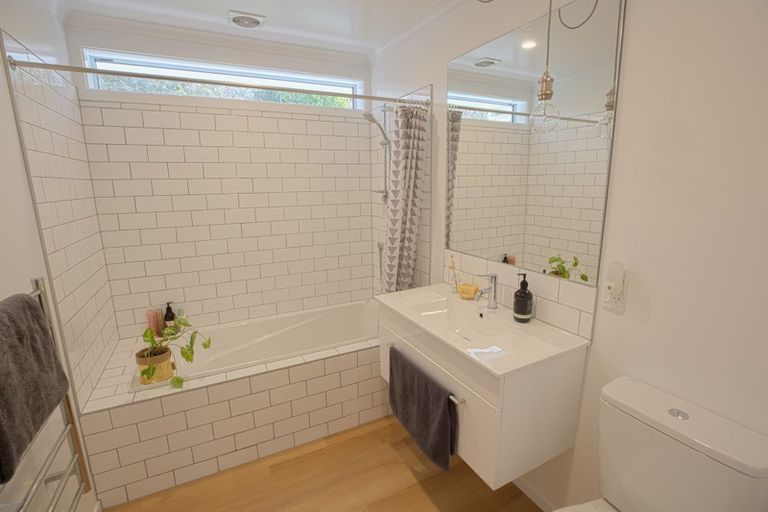 Photo of property in 26 Rarangi Way, Owhiro Bay, Wellington, 6023