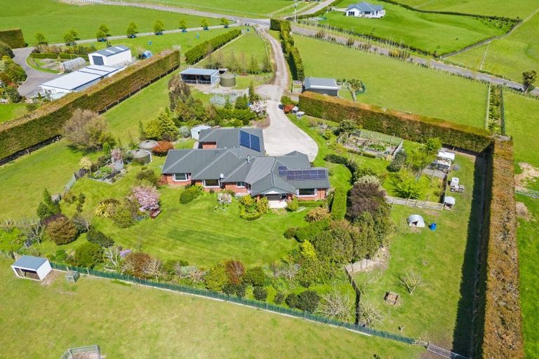 Photo of property in 472 Lees Road, Feilding, 4775