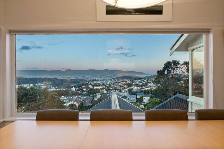 Photo of property in 52 Karepa Street, Brooklyn, Wellington, 6021