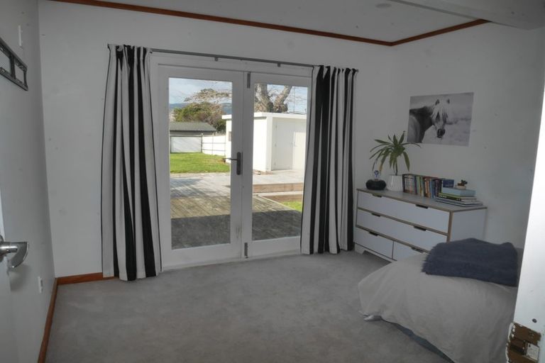 Photo of property in 34 Gray Avenue, Paraparaumu Beach, Paraparaumu, 5032