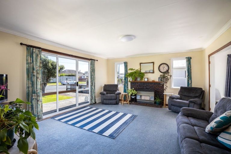 Photo of property in 131 Seaview Road, Westown, New Plymouth, 4310