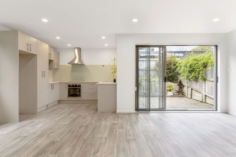 Photo of property in 12 Felicity Place, Unsworth Heights, Auckland, 0632