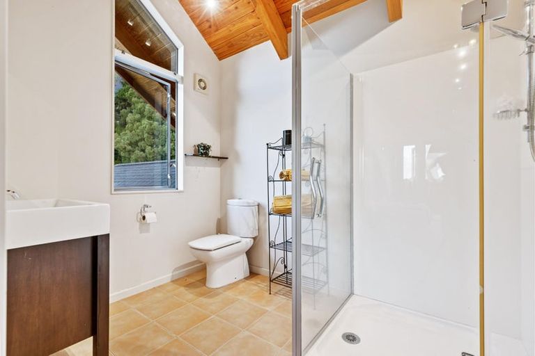 Photo of property in 847 West Coast Road, Oratia, Auckland, 0604