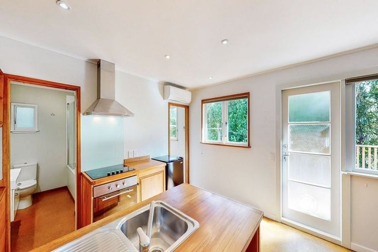 Photo of property in 18 Rochester Street, Wilton, Wellington, 6012