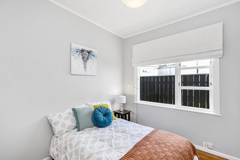Photo of property in 15 Omar Street, Khandallah, Wellington, 6035