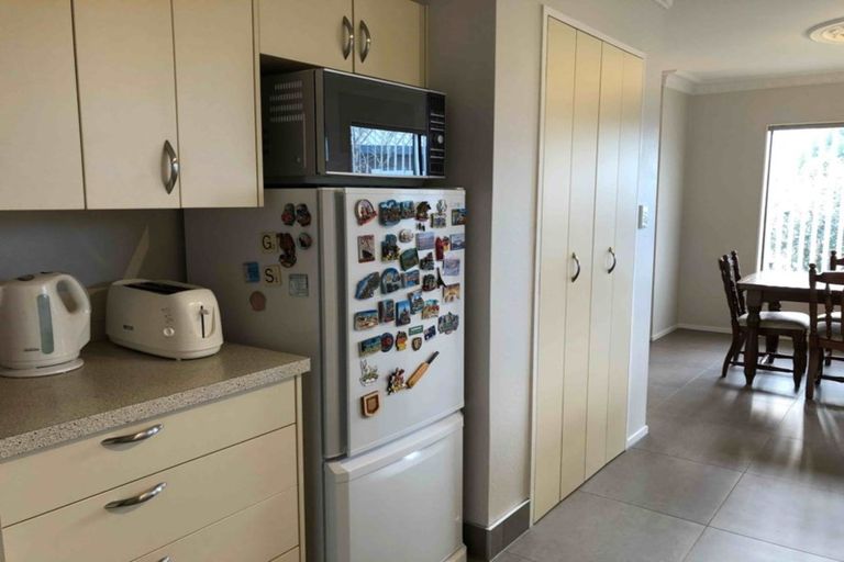 Photo of property in 34 Roskilda Crescent, Taradale, Napier, 4112