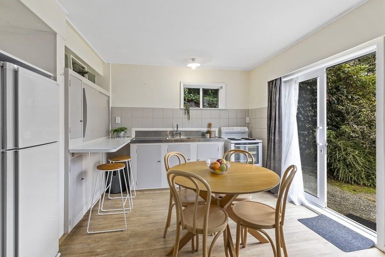 Photo of property in 18 Tawa Terrace, Tawa, Wellington, 5028