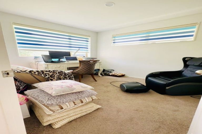 Photo of property in 8 Living Stream Road, Albany Heights, Auckland, 0632