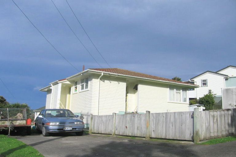 Photo of property in 64 Franklyn Road, Tawa, Wellington, 5028