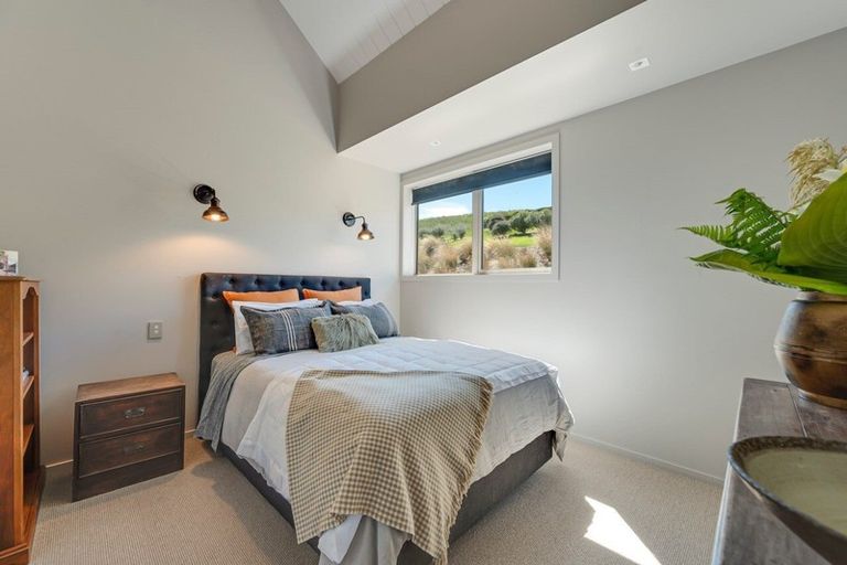 Photo of property in 92 Threepwood Road, Lake Hayes, Queenstown, 9371