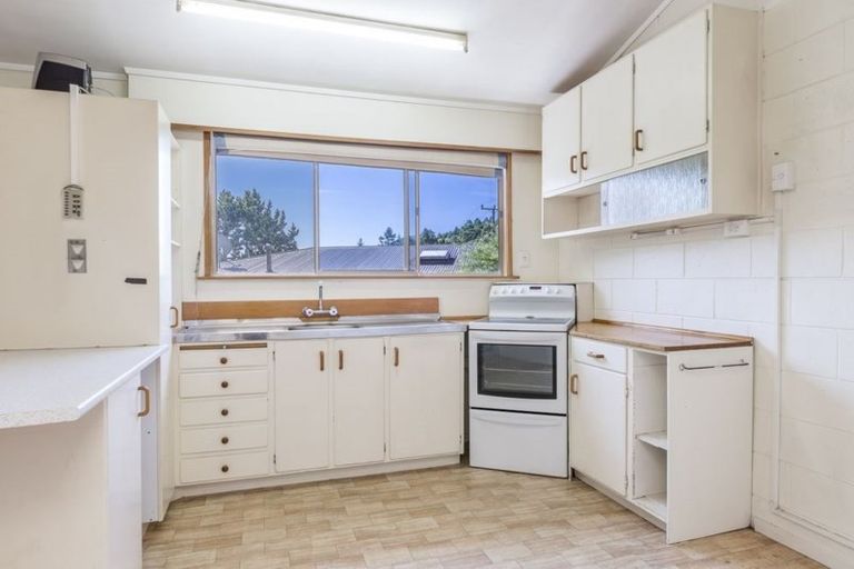 Photo of property in 2/111 Eskdale Road, Birkdale, Auckland, 0626