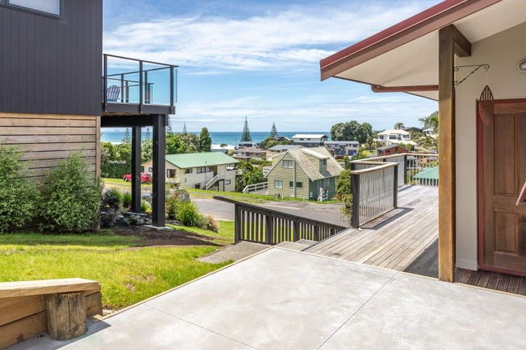 Photo of property in 208 Russell Bruce Place, Onemana, Whangamata, 3691