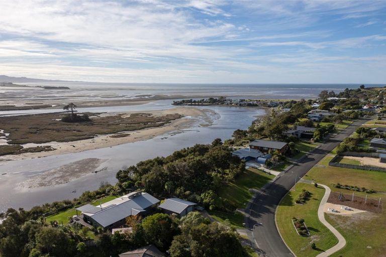 Photo of property in 44 Ruataniwha Drive, Collingwood, 7073