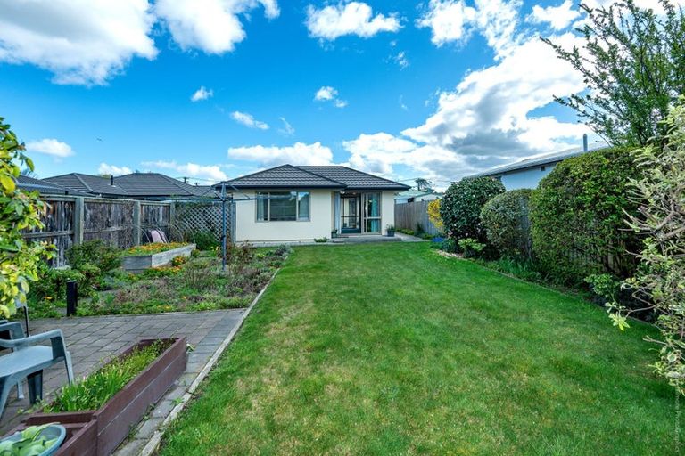 Photo of property in 51 Palmers Road, New Brighton, Christchurch, 8083