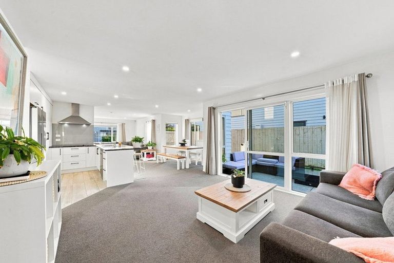 Photo of property in 5 Treestump Road, Takanini, 2112