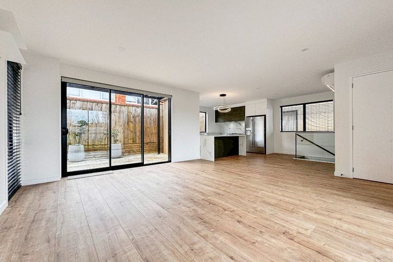 Photo of property in 49b Northboro Road, Belmont, Auckland, 0622