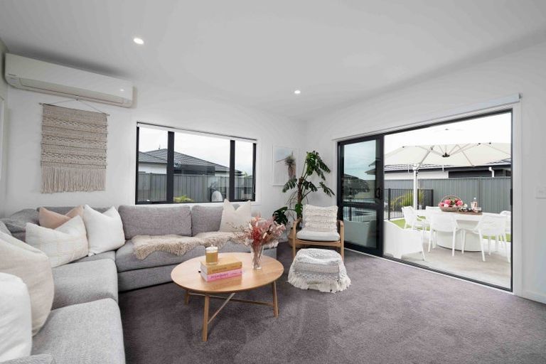 Photo of property in 12 Benmore Place, Poraiti, Napier, 4112