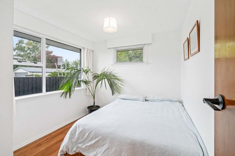 Photo of property in 25 Camelia Place, Islington, Christchurch, 8042