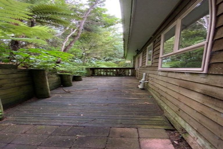 Photo of property in 62 Mountain Road, Henderson Valley, Auckland, 0612