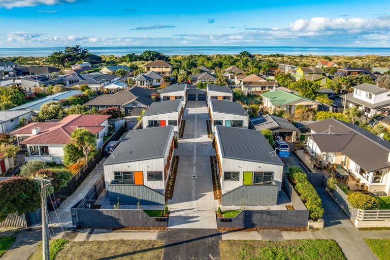 Photo of property in 6/381 Pine Avenue, South New Brighton, Christchurch, 8062