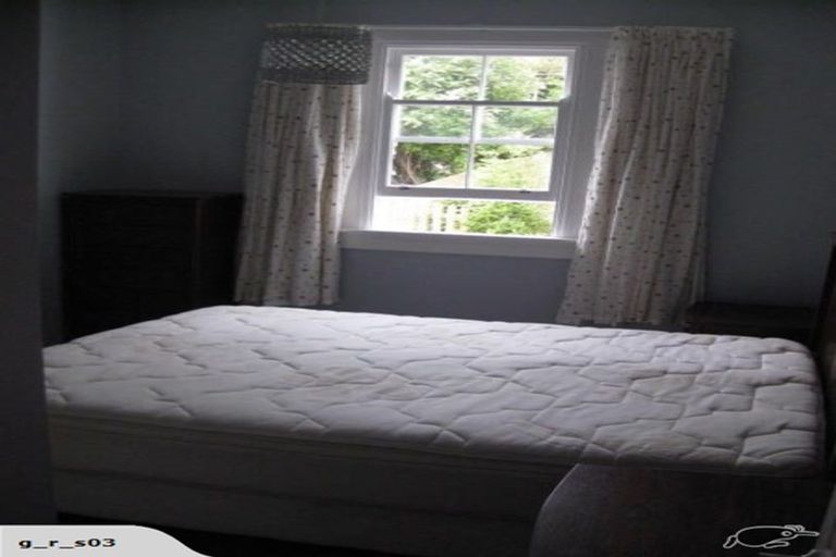 Photo of property in 30 Sutherland Crescent, Melrose, Wellington, 6023