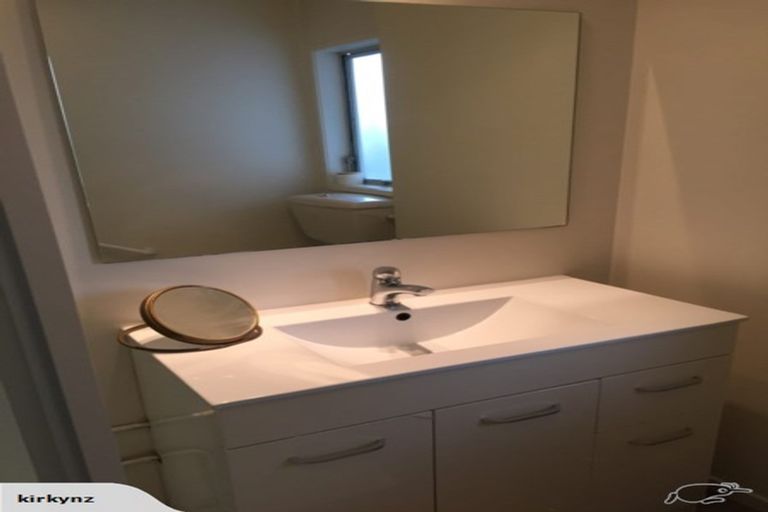 Photo of property in 2/11 Ripon Crescent, Meadowbank, Auckland, 1072