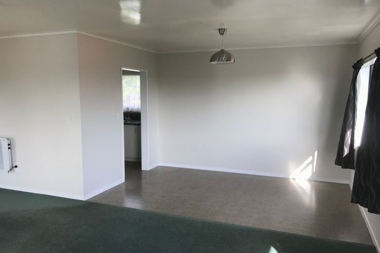 Photo of property in 1/13 Exeter Place, Unsworth Heights, Auckland, 0632
