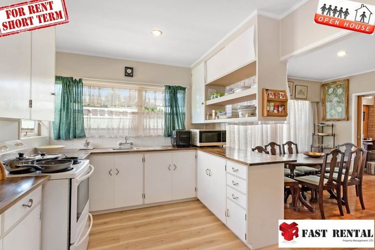 Photo of property in 3 The Rosebowl, Sunnyhills, Auckland, 2010