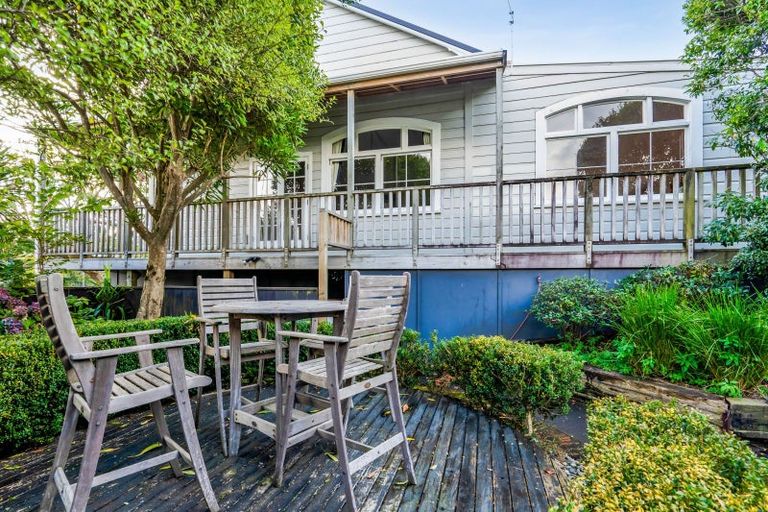 Photo of property in 35 Belt Road, Moturoa, New Plymouth, 4310