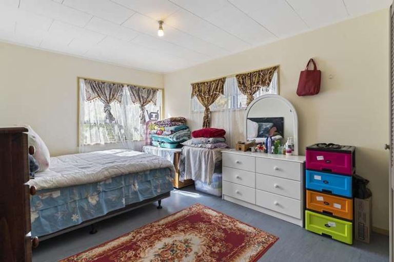 Photo of property in 10 Kopu Place, Clendon Park, Auckland, 2103