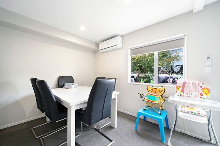 Photo of property in 6/45a Swanson Road, Henderson, Auckland, 0610